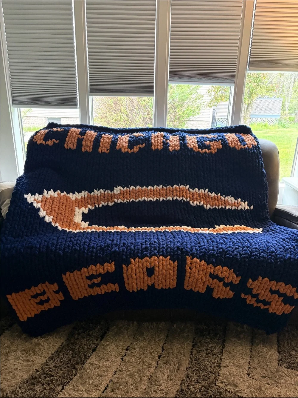 HANDMADE CHUNKY KNIT COZY BLANKET